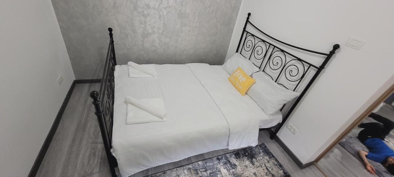 Andi 2-Apartament Беїле-Херкулане Екстер'єр фото